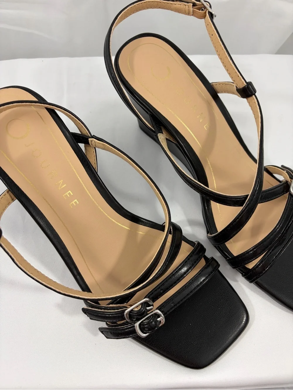 NWT Journee Women’s Size 6 Black Strappy 3 Inch Wedge Sandals